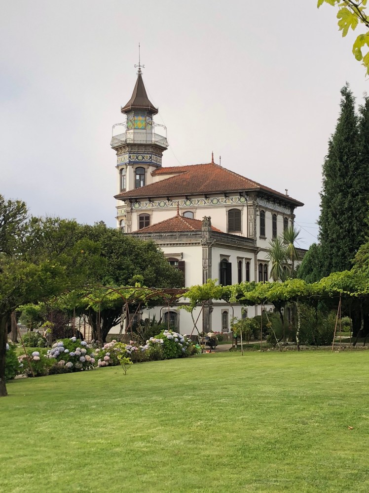 27E6738D-3AD0-437C-BF68-A15C5A962A3F